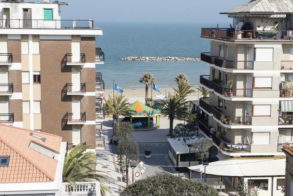 Hotel Gabbiano Porto San Giorgio Luaran gambar