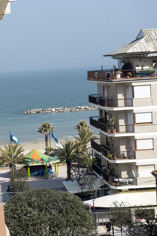 Hotel Gabbiano Porto San Giorgio Luaran gambar