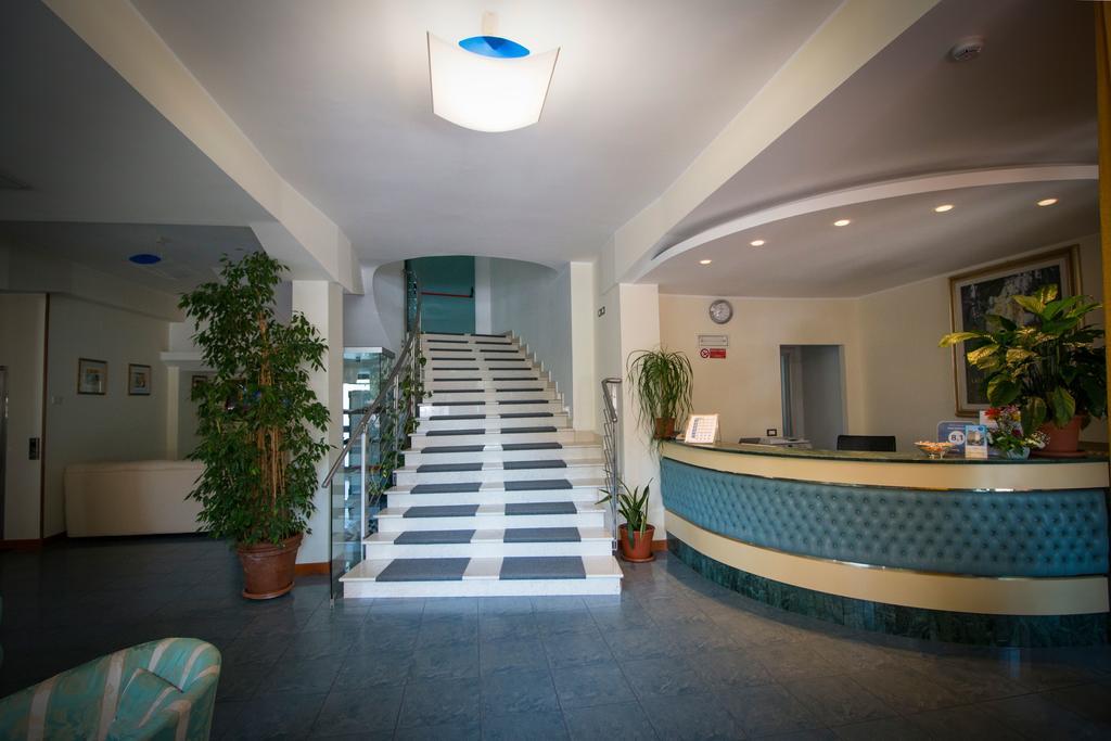 Hotel Gabbiano Porto San Giorgio Luaran gambar