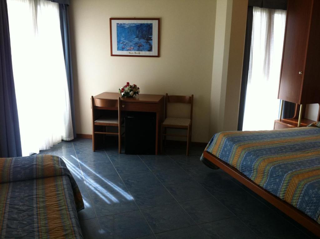Hotel Gabbiano Porto San Giorgio Bilik gambar