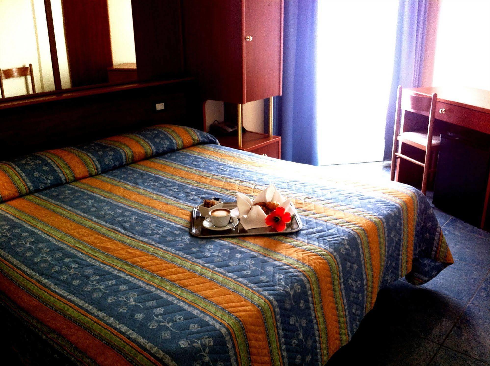 Hotel Gabbiano Porto San Giorgio Luaran gambar