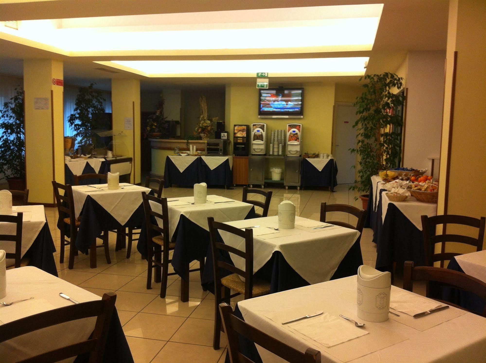 Hotel Gabbiano Porto San Giorgio Luaran gambar